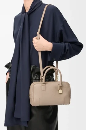 Amazona 23 Bag in Soft Grained Calfskin