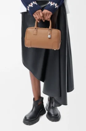 Amazona 23 Bag in Soft Grained Calfskin