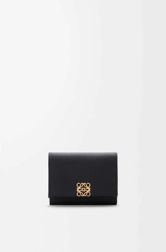 Anagram Trifold Wallet in Pebble Grained Calfskin Anagram Trifold Wallet in Pebble Grained Calfskin
