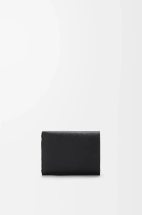 Anagram Trifold Wallet in Pebble Grained Calfskin Anagram Trifold Wallet in Pebble Grained Calfskin