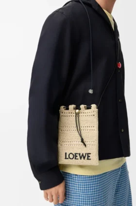 Drawstring Pocket in Raffia