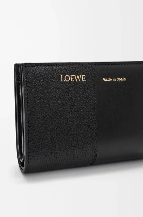 Duet Compact Wallet in Smooth and Grained Calfskin Duet Compact Wallet in Smooth and Grained Calfskin