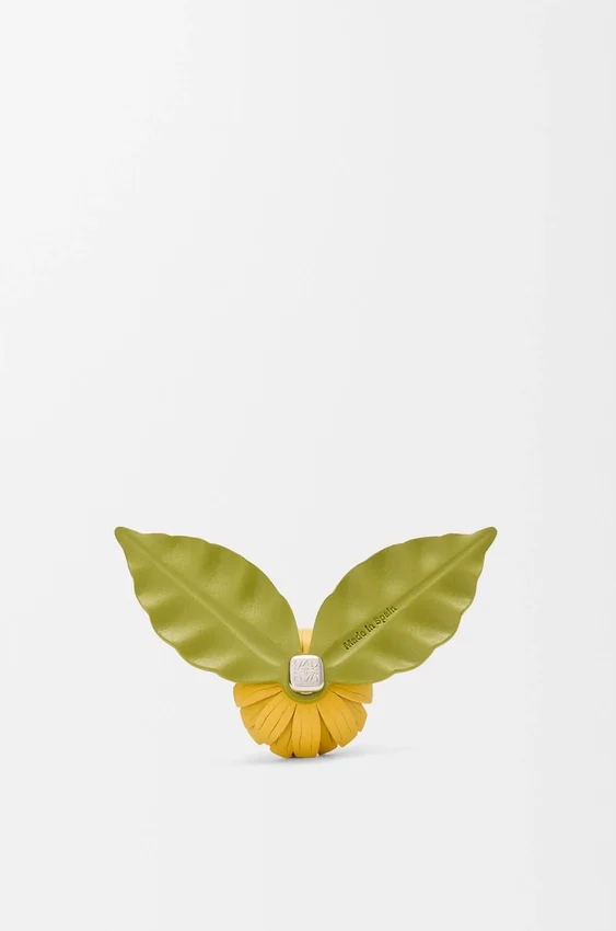 Flower Pin in Calfskin Flower Pin in Calfskin