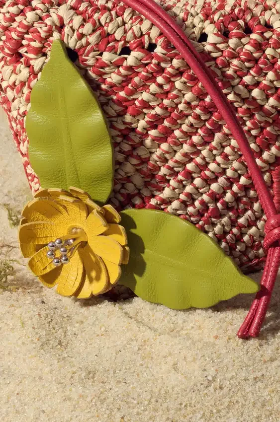 Flower Pin in Calfskin Flower Pin in Calfskin