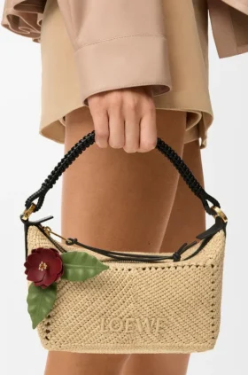 Flower Pin in Classic Calfskin Flower Pin in Classic Calfskin