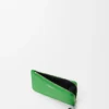 Knot Coin Cardholder in Shiny Nappa Calfskin Knot Coin Cardholder in Shiny Nappa Calfskin