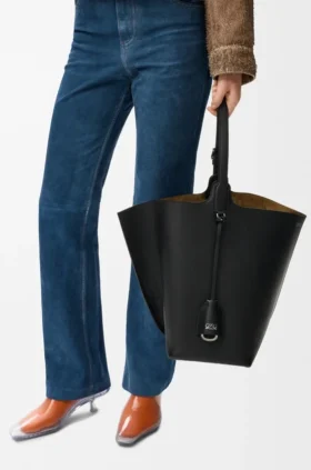 Large Bilbao Bucket in Smooth Calfskin