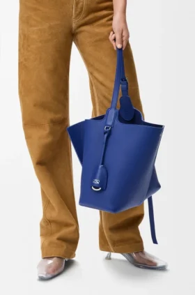 Medium Bilbao Bucket in Smooth Calfskin