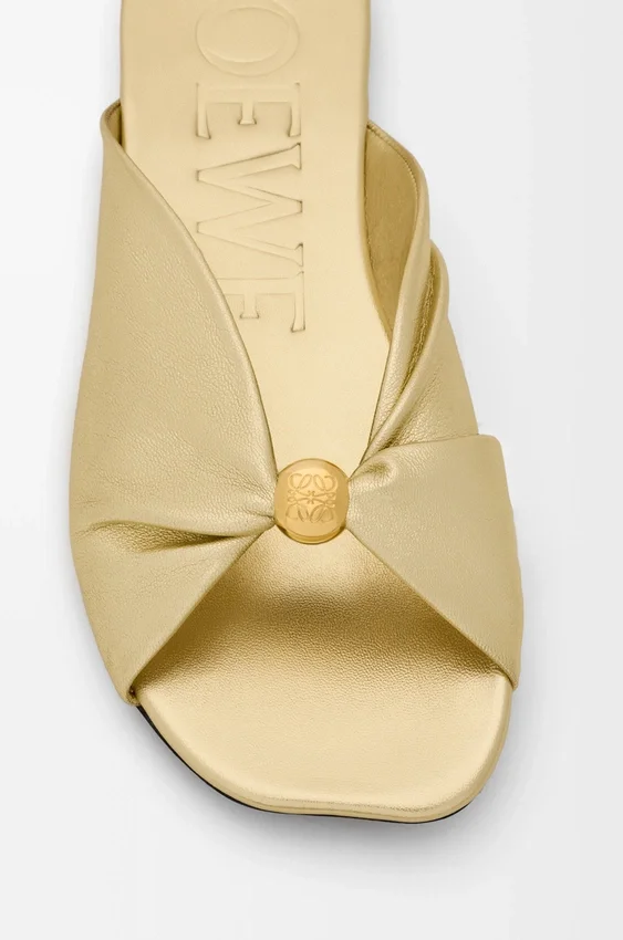 Pebble Soft Slide in Laminated Lambskin Pebble Soft Slide in Laminated Lambskin