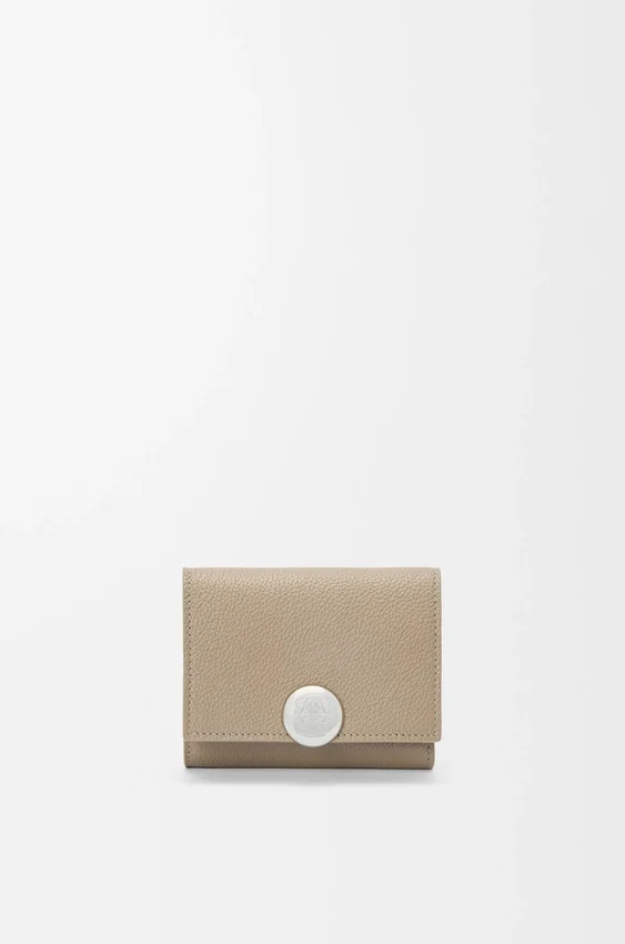 Pebble Trifold Wallet in Pebble Grained Calfskin Pebble Trifold Wallet in Pebble Grained Calfskin