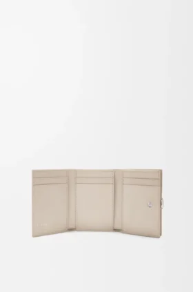 Pebble Trifold Wallet in Pebble Grained Calfskin