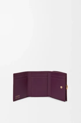 Pebble Trifold Wallet in Pebble Grained Calfskin