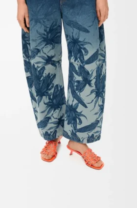 Petal Anagram Slide in Soft Calfskin