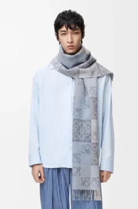 Scarf in Wool and Cashmere
