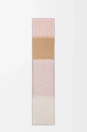 Scarf in Wool, Silk and Cashmere Blend