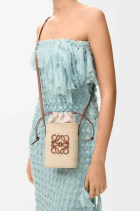 Square Pocket in Iraca Palm and Calfskin