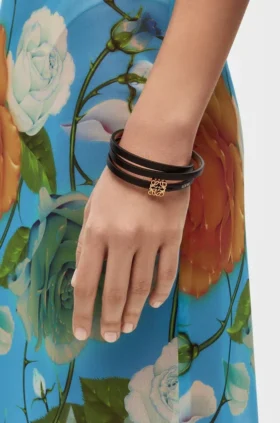Twist Bangle in Calfskin